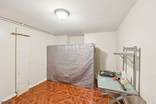 106 E Main St, Paterson City, NJ 07522