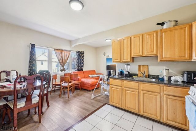106 E Main St, Paterson City, NJ 07522