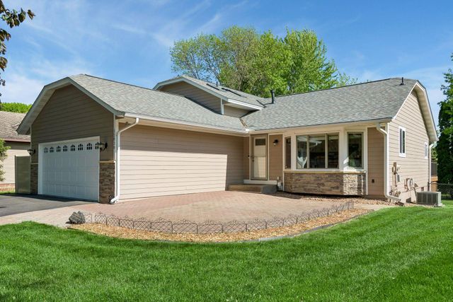 12838 95th Avenue N, Maple Grove, MN 55369