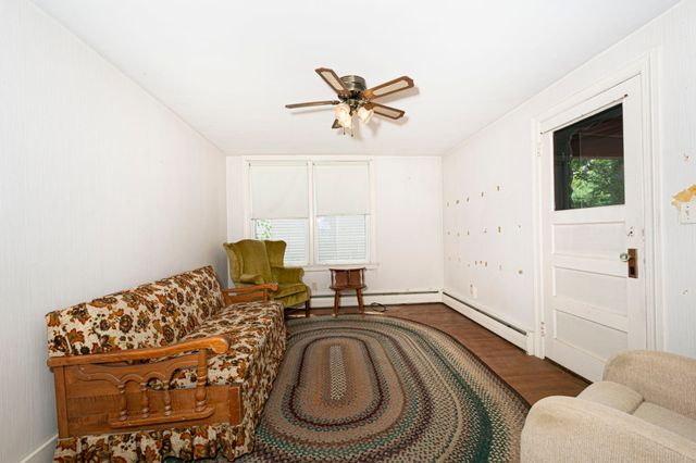 12 Fairground Rd, Sturbridge, MA 01566