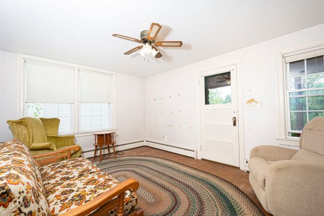 12 Fairground Rd, Sturbridge, MA 01566