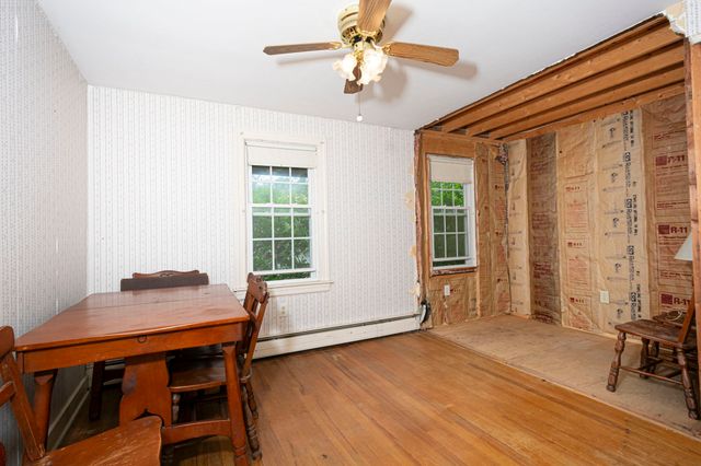 12 Fairground Rd, Sturbridge, MA 01566