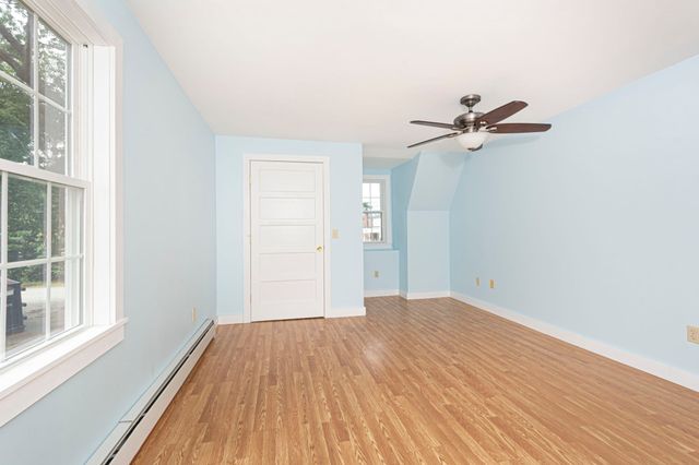 12 Fairground Rd, Sturbridge, MA 01566