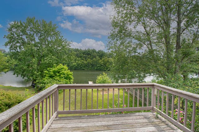 12 Fairground Rd, Sturbridge, MA 01566