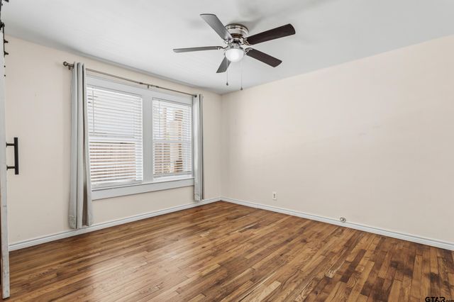 310 N Line St, Mineola, TX 75773