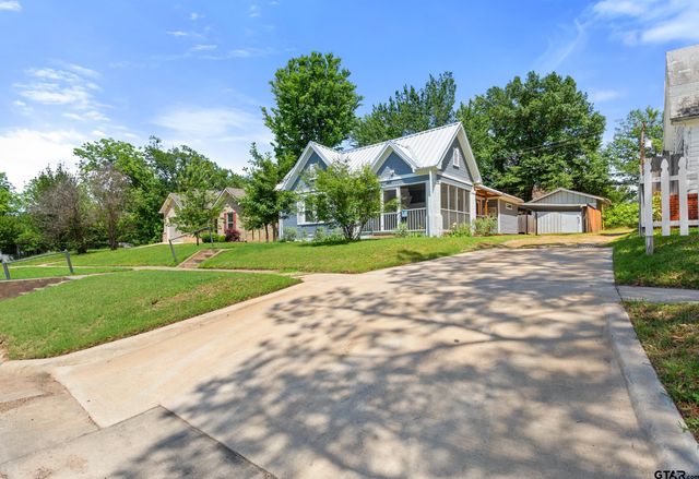 310 N Line St, Mineola, TX 75773
