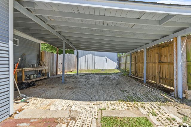 310 N Line St, Mineola, TX 75773