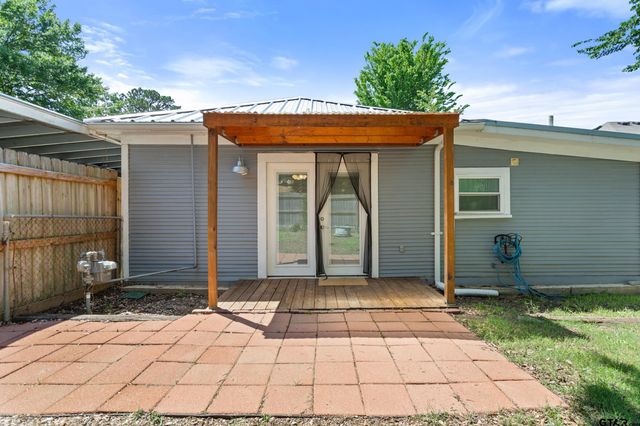 310 N Line St, Mineola, TX 75773