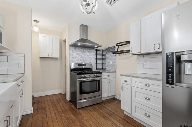 310 N Line St, Mineola, TX 75773