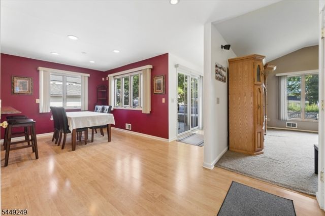 56 Chesapeake Ave, Parsippany-troy Hills Twp., NJ 07034