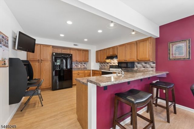 56 Chesapeake Ave, Parsippany-troy Hills Twp., NJ 07034