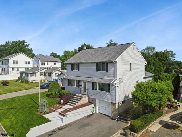 56 Chesapeake Ave, Parsippany-troy Hills Twp., NJ 07034