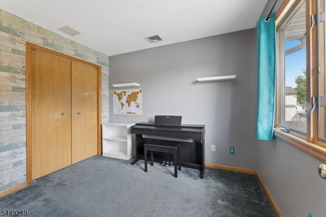 56 Chesapeake Ave, Parsippany-troy Hills Twp., NJ 07034