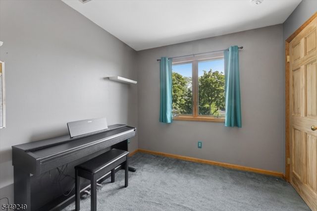 56 Chesapeake Ave, Parsippany-troy Hills Twp., NJ 07034
