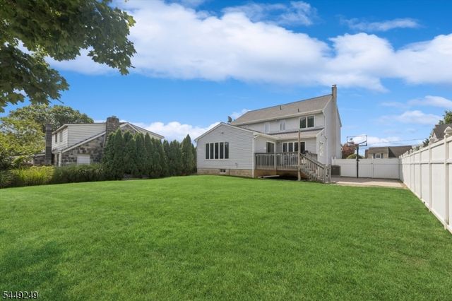 56 Chesapeake Ave, Parsippany-troy Hills Twp., NJ 07034