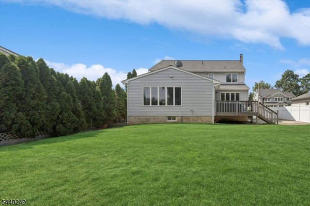 56 Chesapeake Ave, Parsippany-troy Hills Twp., NJ 07034