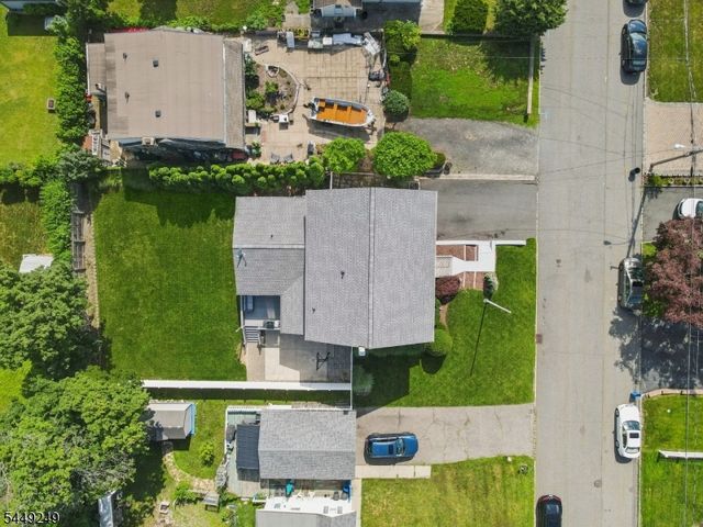 56 Chesapeake Ave, Parsippany-troy Hills Twp., NJ 07034