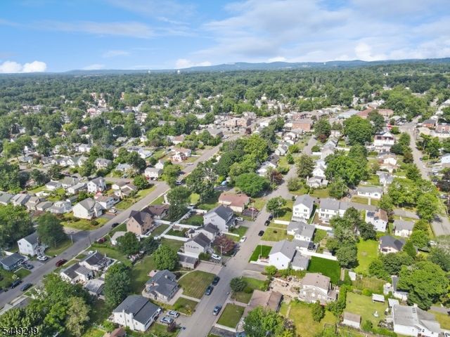 56 Chesapeake Ave, Parsippany-troy Hills Twp., NJ 07034