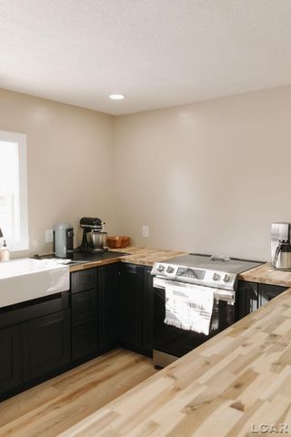 2281 Fairview Drive, Adrian, MI 49221