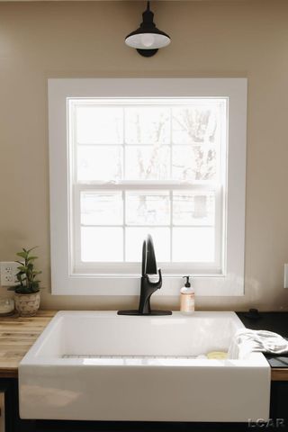 2281 Fairview Drive, Adrian, MI 49221