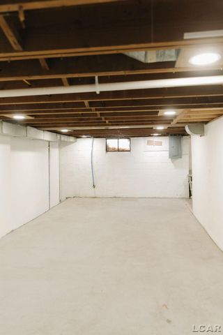 2281 Fairview Drive, Adrian, MI 49221