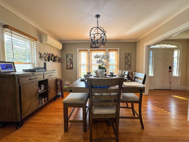 1589 Main Street, East Hartford, CT 06108