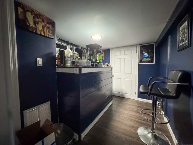 1589 Main Street, East Hartford, CT 06108