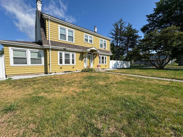 1589 Main Street, East Hartford, CT 06108