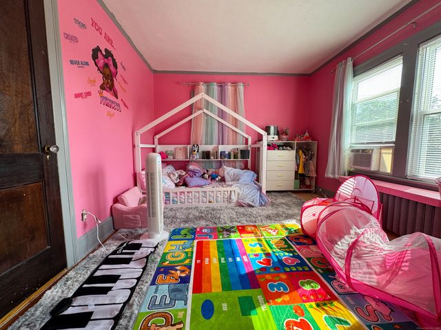 1589 Main Street, East Hartford, CT 06108