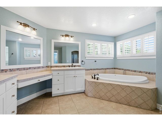 718 Skywalker Pt, Lafayette, CO 80026