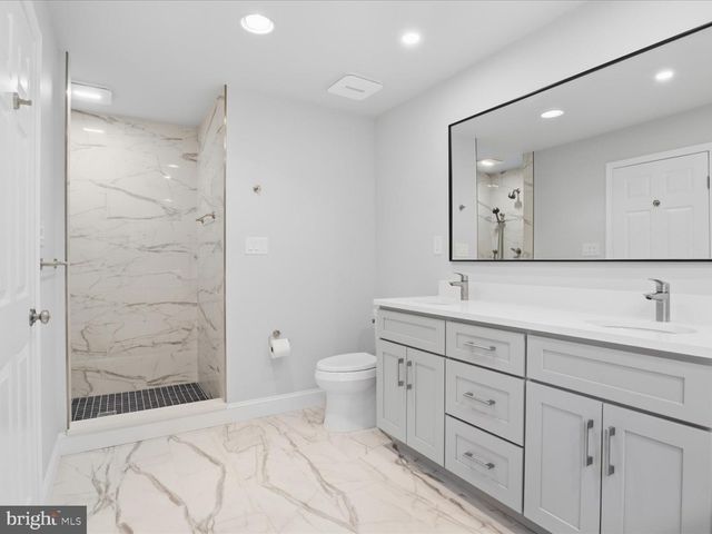 3029 OREGON KNOLLS DR NW, Washington, DC 20015