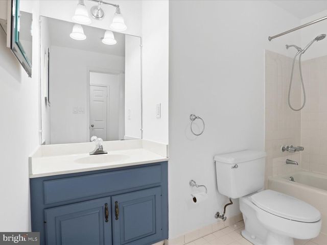 3029 OREGON KNOLLS DR NW, Washington, DC 20015