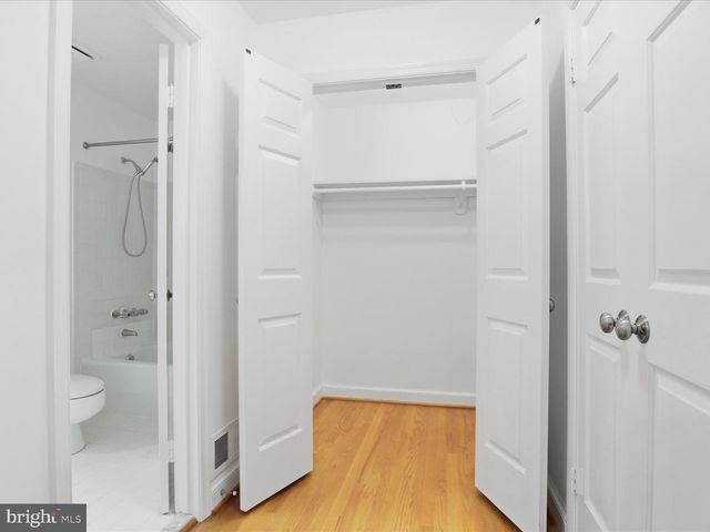 3029 OREGON KNOLLS DR NW, Washington, DC 20015