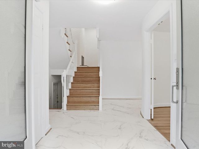 3029 OREGON KNOLLS DR NW, Washington, DC 20015