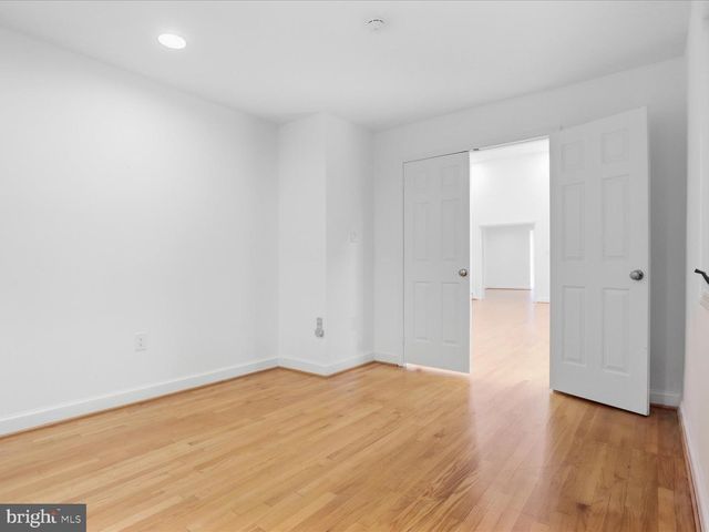 3029 OREGON KNOLLS DR NW, Washington, DC 20015