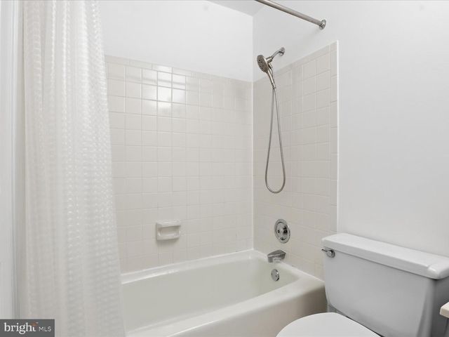 3029 OREGON KNOLLS DR NW, Washington, DC 20015