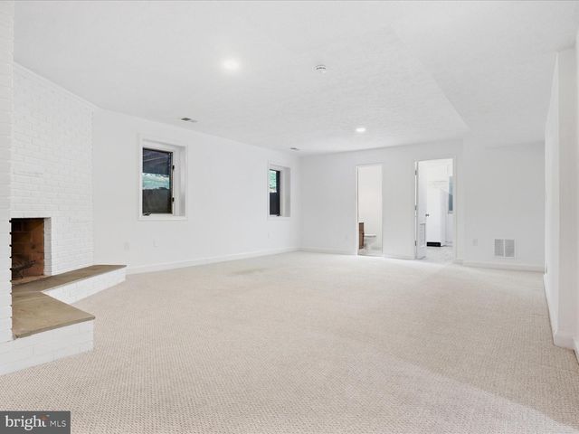 3029 OREGON KNOLLS DR NW, Washington, DC 20015