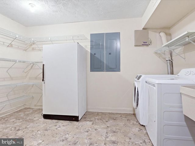 3029 OREGON KNOLLS DR NW, Washington, DC 20015