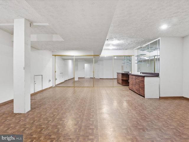 3029 OREGON KNOLLS DR NW, Washington, DC 20015