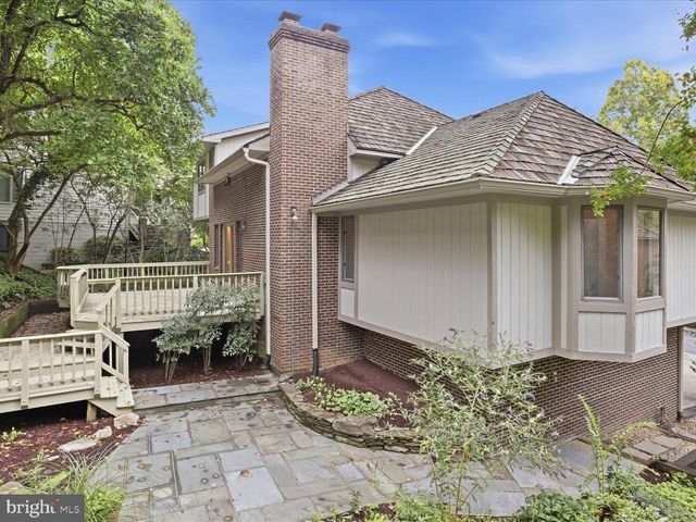 3029 OREGON KNOLLS DR NW, Washington, DC 20015
