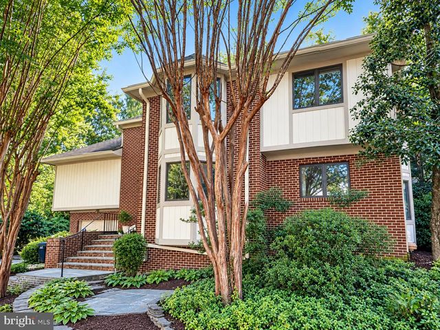 3029 OREGON KNOLLS DR NW, Washington, DC 20015