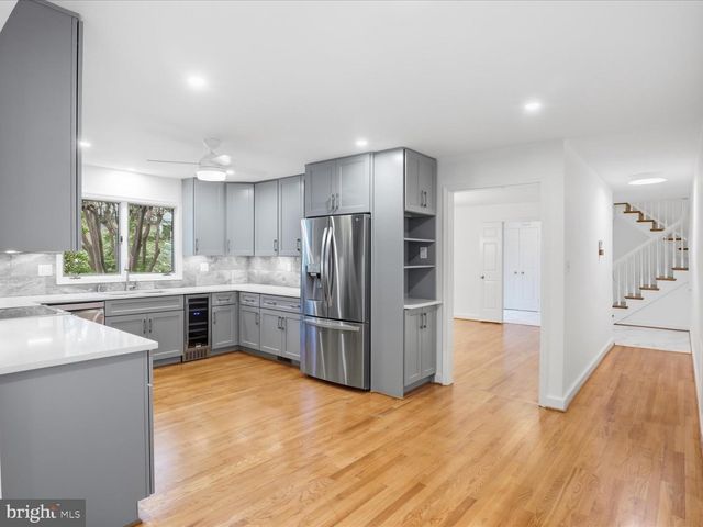 3029 OREGON KNOLLS DR NW, Washington, DC 20015