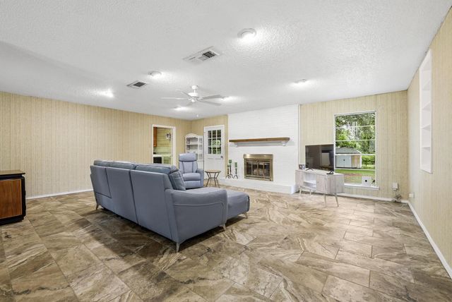 212 Lou Street, Sulphur Springs, TX 75482