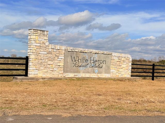 204 Teal Lane, Anahuac, TX 77514