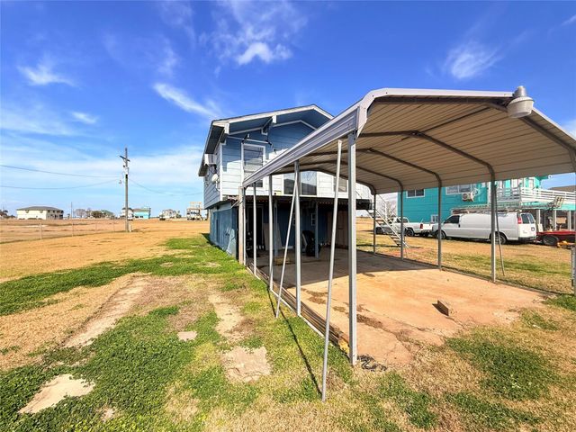 204 Teal Lane, Anahuac, TX 77514
