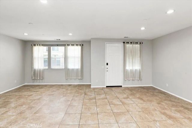16001 Chase, Fontana, CA 92336
