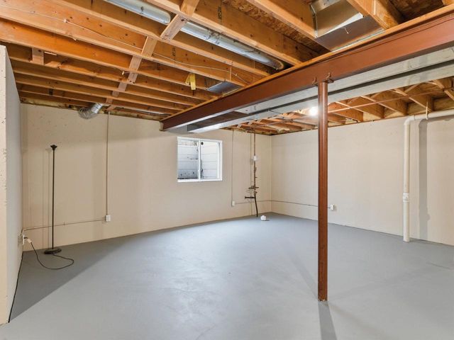 1112 Lombardi Way, Waukesha, WI 53186