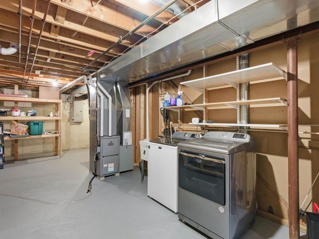 1112 Lombardi Way, Waukesha, WI 53186