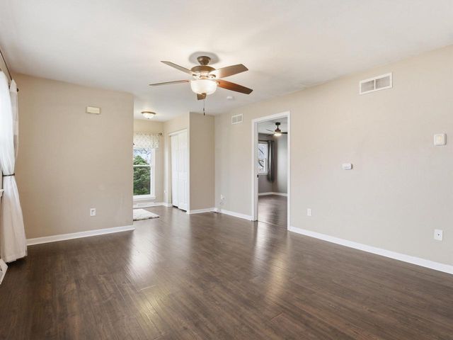 1112 Lombardi Way, Waukesha, WI 53186