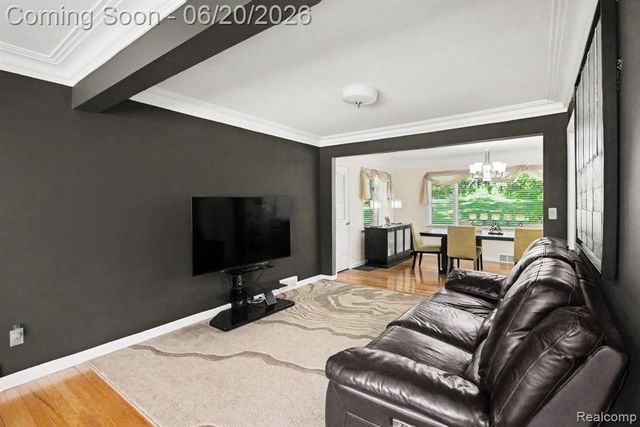 27682 Wellington Street, Farmington Hills, MI 48334